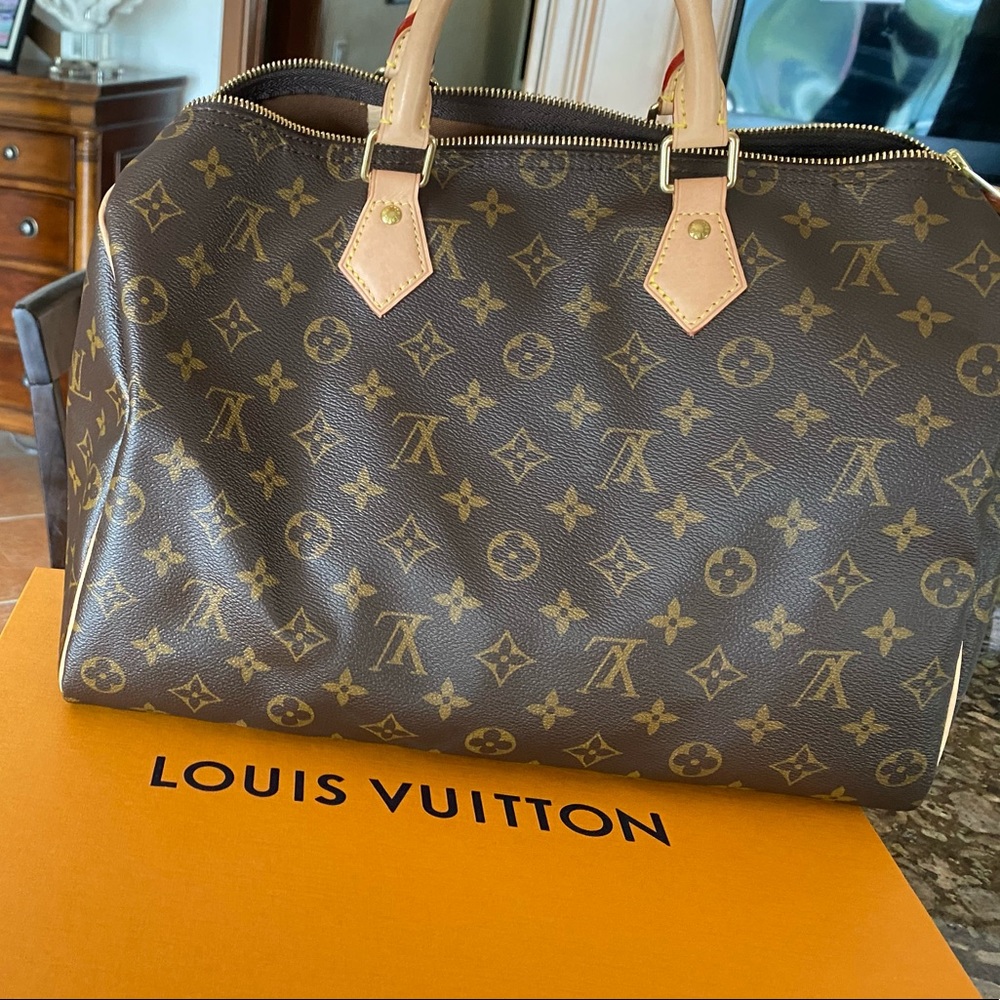 Louis Vuitton Speedy 35